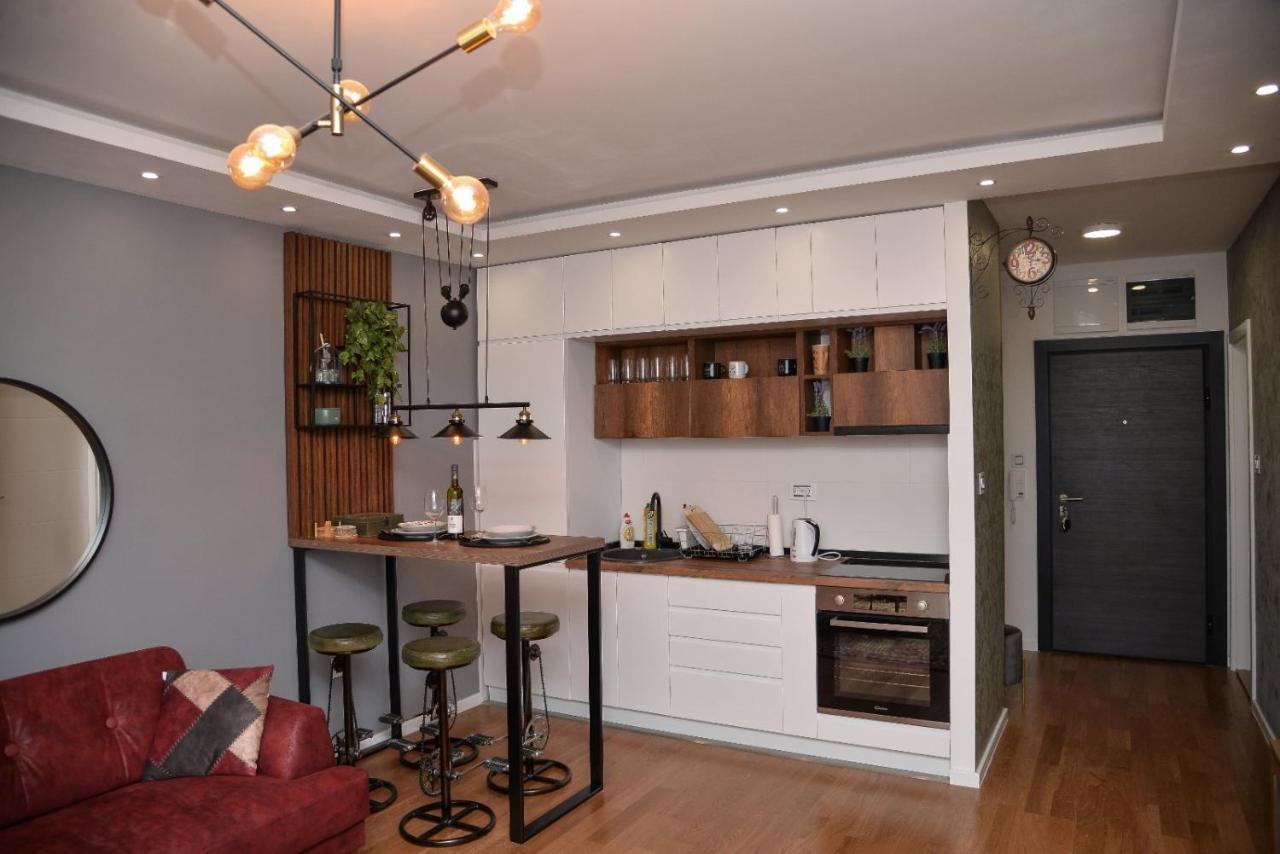 Mirror Apartment With Private Parking 诺威萨 外观 照片