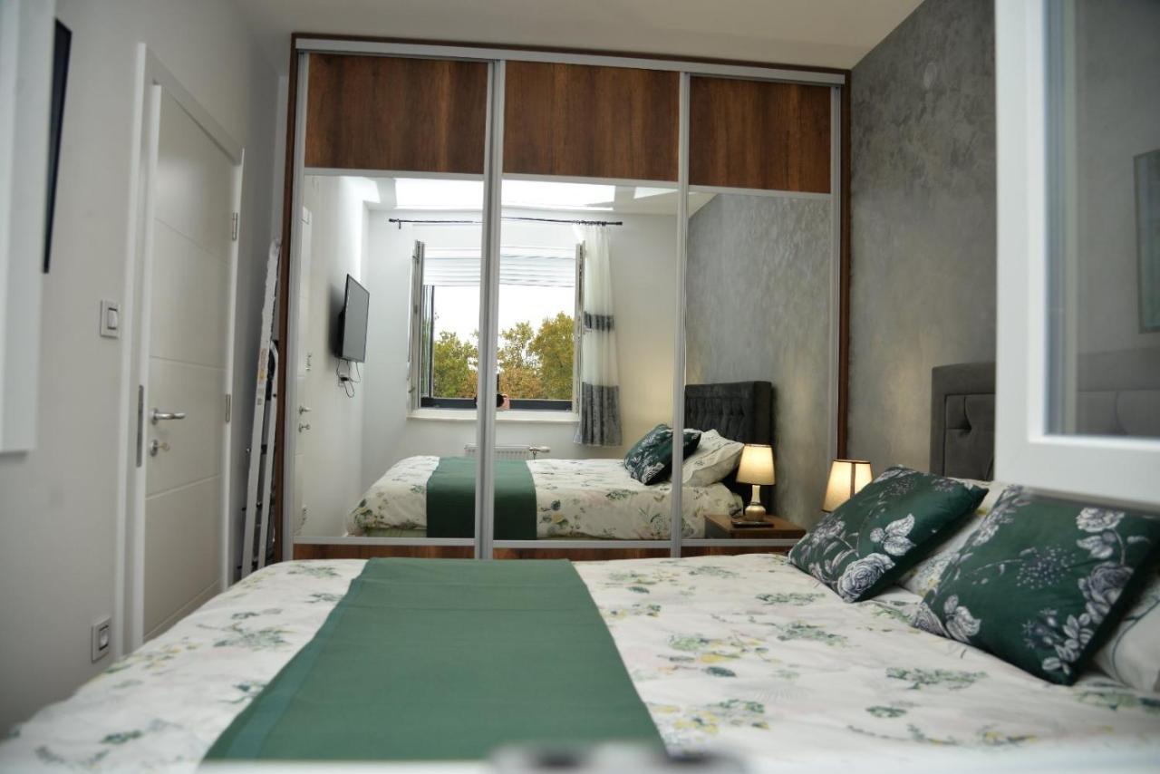 Mirror Apartment With Private Parking 诺威萨 外观 照片