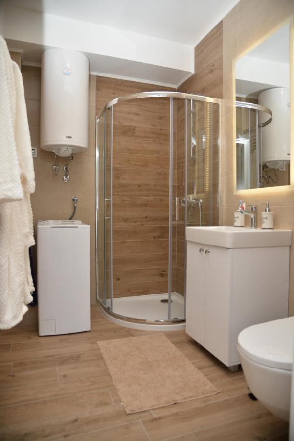 Mirror Apartment With Private Parking 诺威萨 外观 照片
